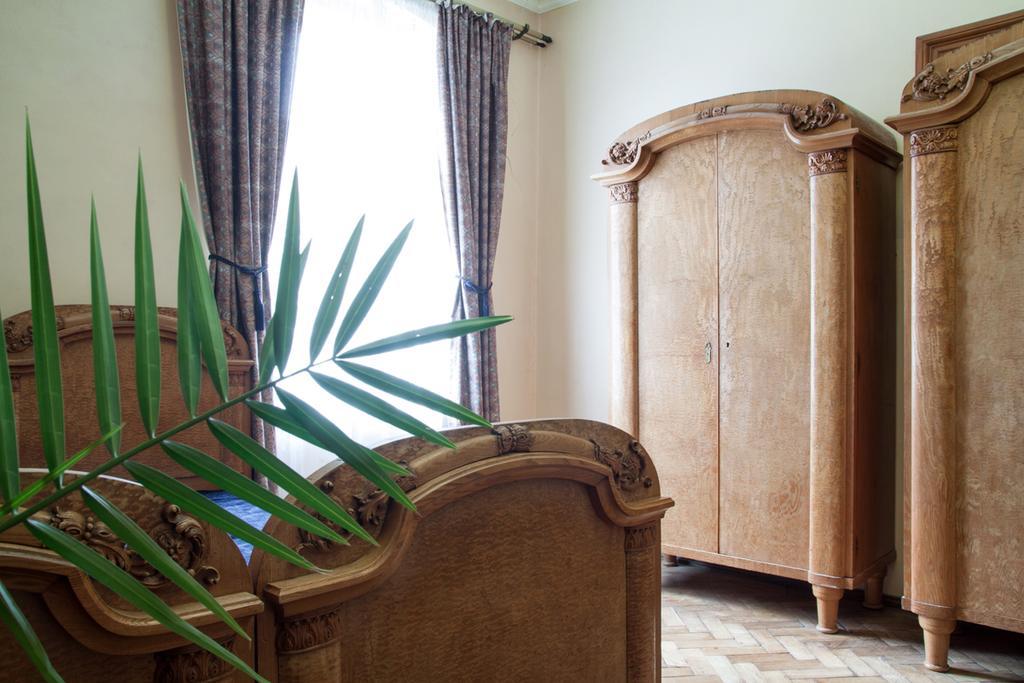 "Eva Stories" Movie Apartment On Rynok Square Lviv Exterior foto